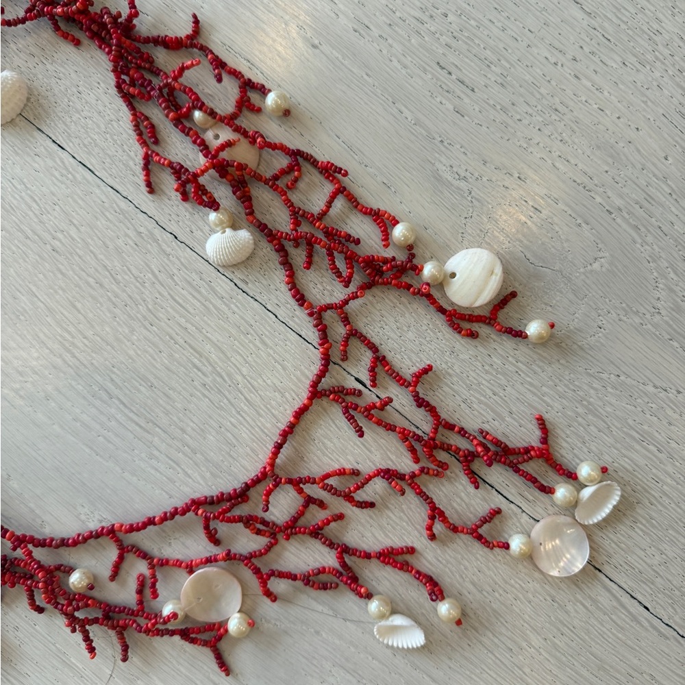 Antica Sartoria Elegant Red and White Pearl Necklace - Picture 3 of 3